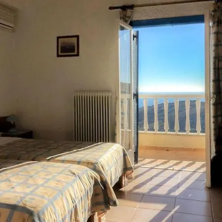 Sariza Spring 3* Apikia (Andros)