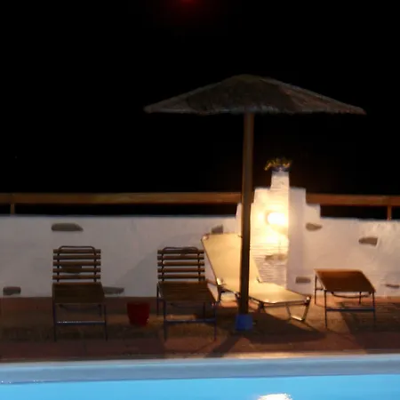 Sariza Spring 호텔 Apikia (Andros)