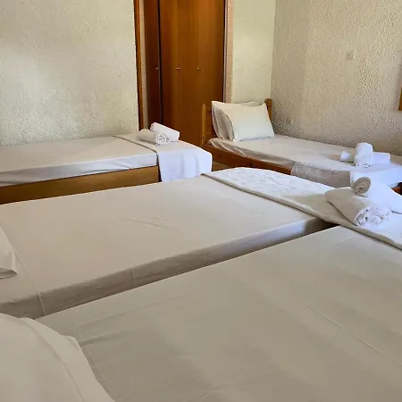 Sariza Spring Hotel Apikia (Andros)