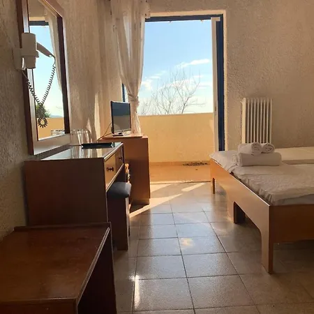Sariza Spring Hotel Apikia (Andros)