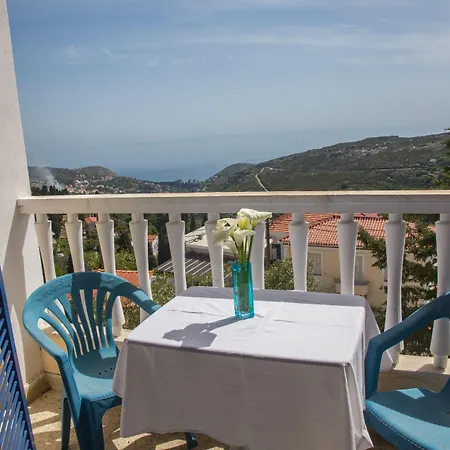 Sariza Spring 3* Apikia (Andros)