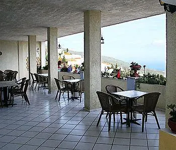 Sariza Spring Apikia (Andros)