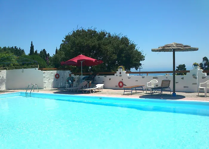 Sariza Spring 3* Apikia (Andros)