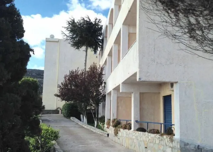 Sariza Spring 3* Apikia (Andros)